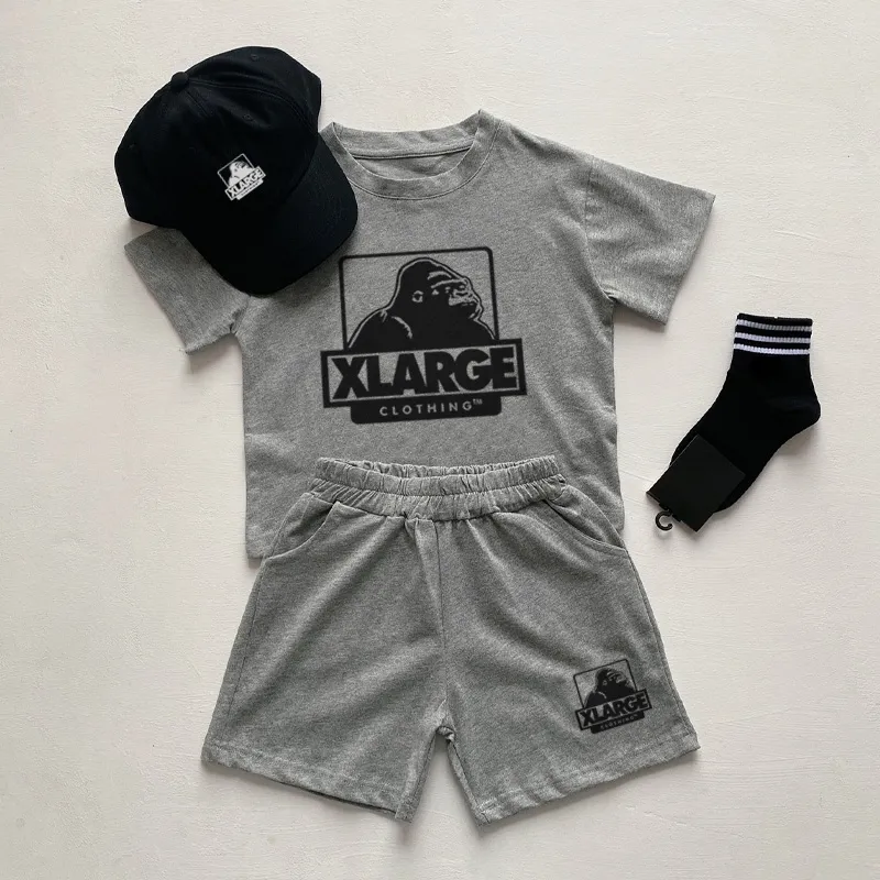 【90-160cm】二点セット 夏にぴったり カジュアル 外遊び・スポーツにも最適 半袖Ｔシャツ+ショートパンツ セットアップ