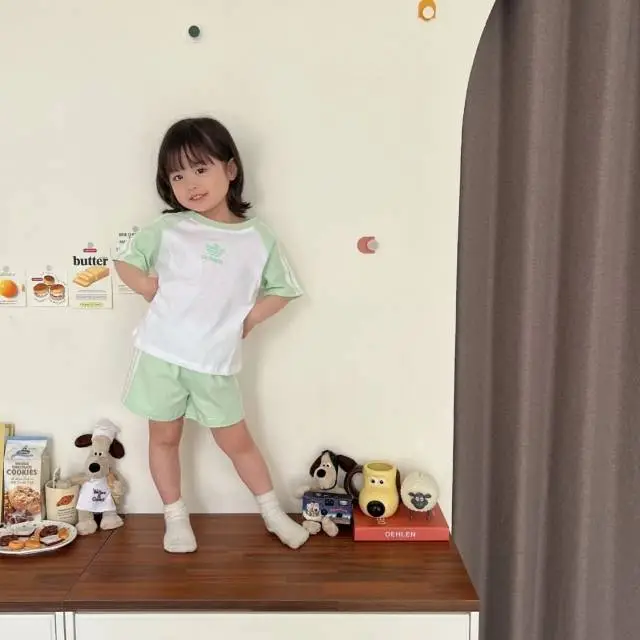 【90-140cm】二点セット よく売れる トレンド  多色展開 半袖Ｔシャツ＋ショートパンツ セットアップ