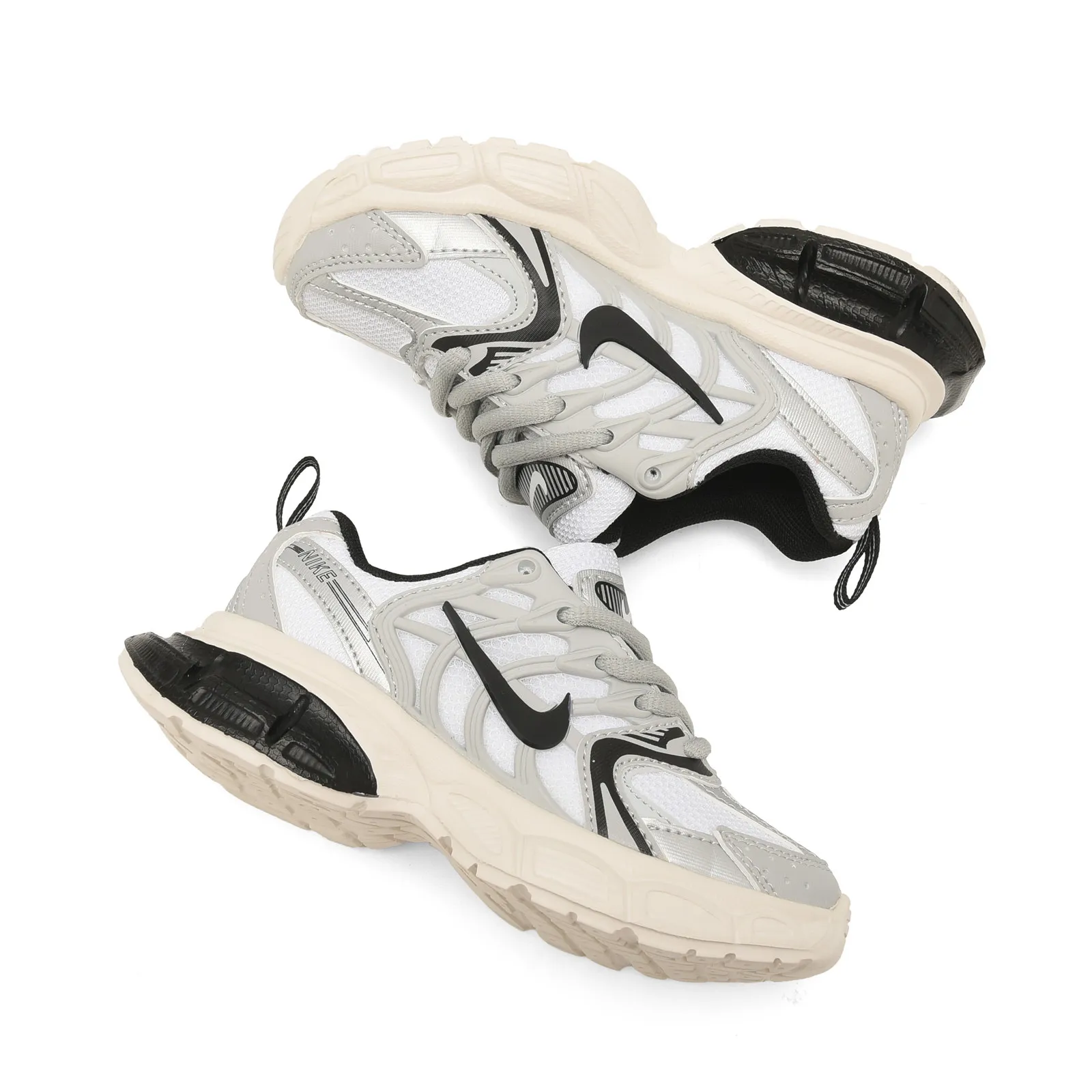 トレンド感たっぷり カジュアル 外遊び・スポーツにも最適 キッズ スニーカー