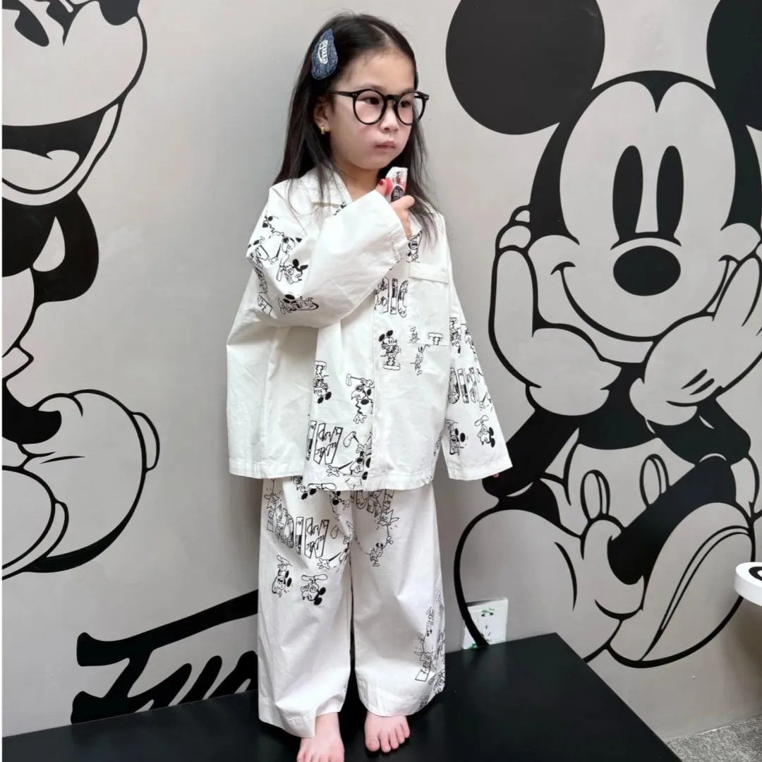 【100-160cm】好感度100％  今季大注目 可愛い キャラクター キッズ ルームウェア