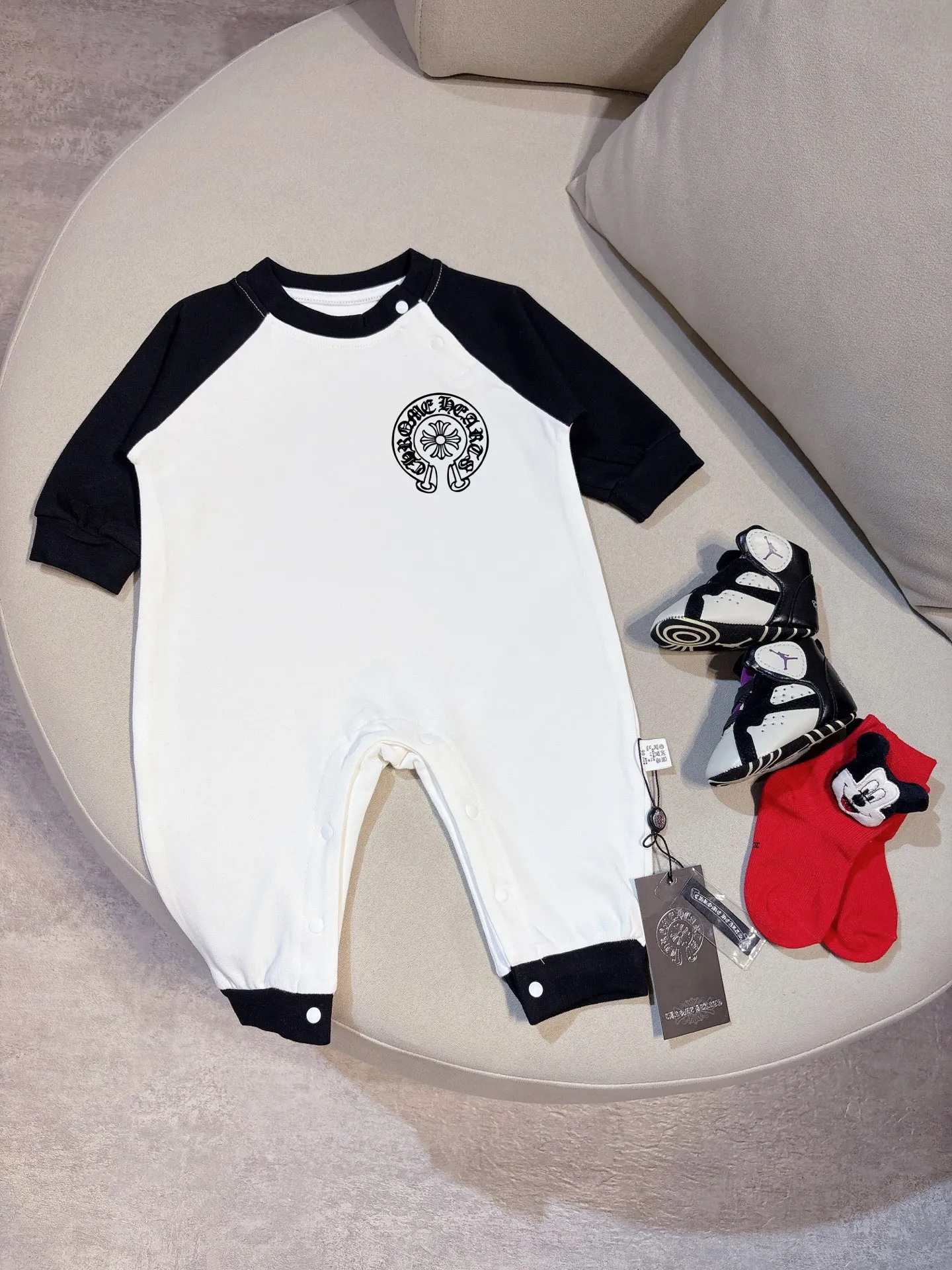 【66-90cm】人気爆発中 爆売れ中 スタイリッシュ 定番 着心地良い ベビー ロンパース