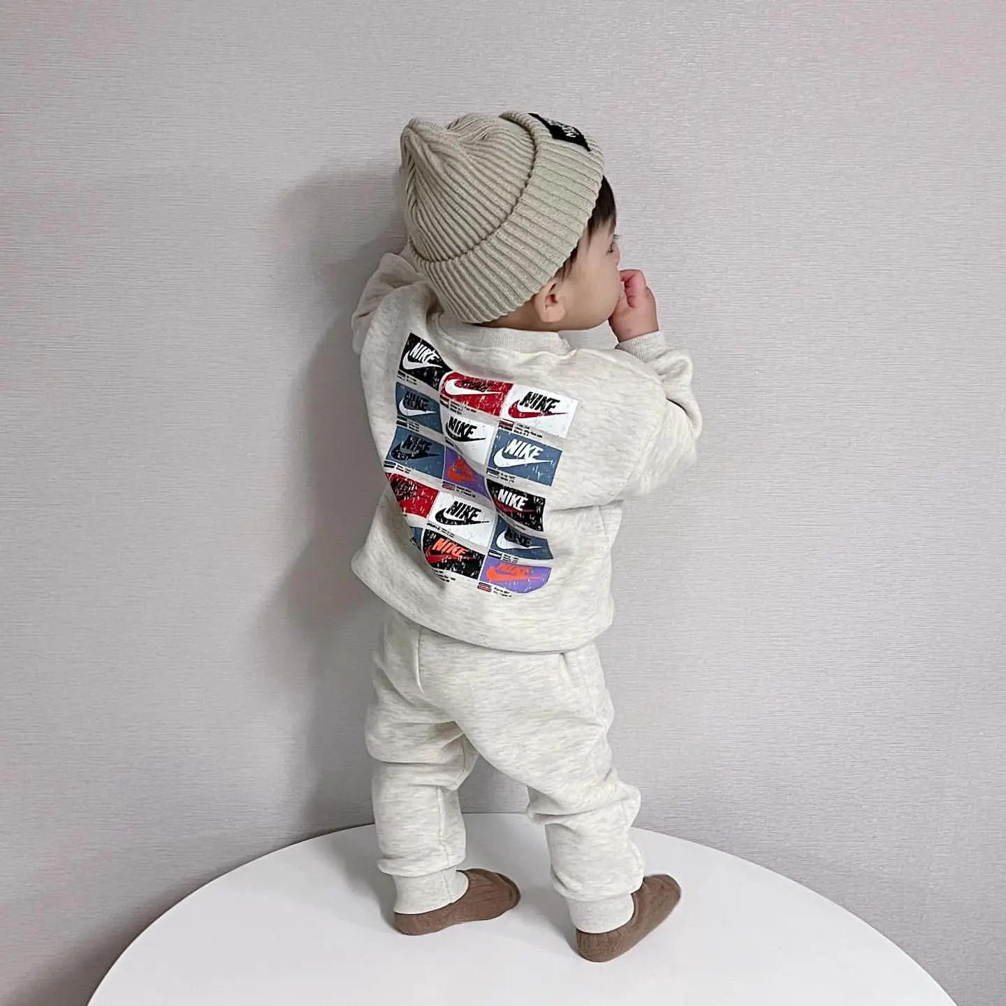 【90-160cm】二点セット 人気爆発中 大活躍 トレンド  通園・お出かけに トレーナー+パンツ セットアップ