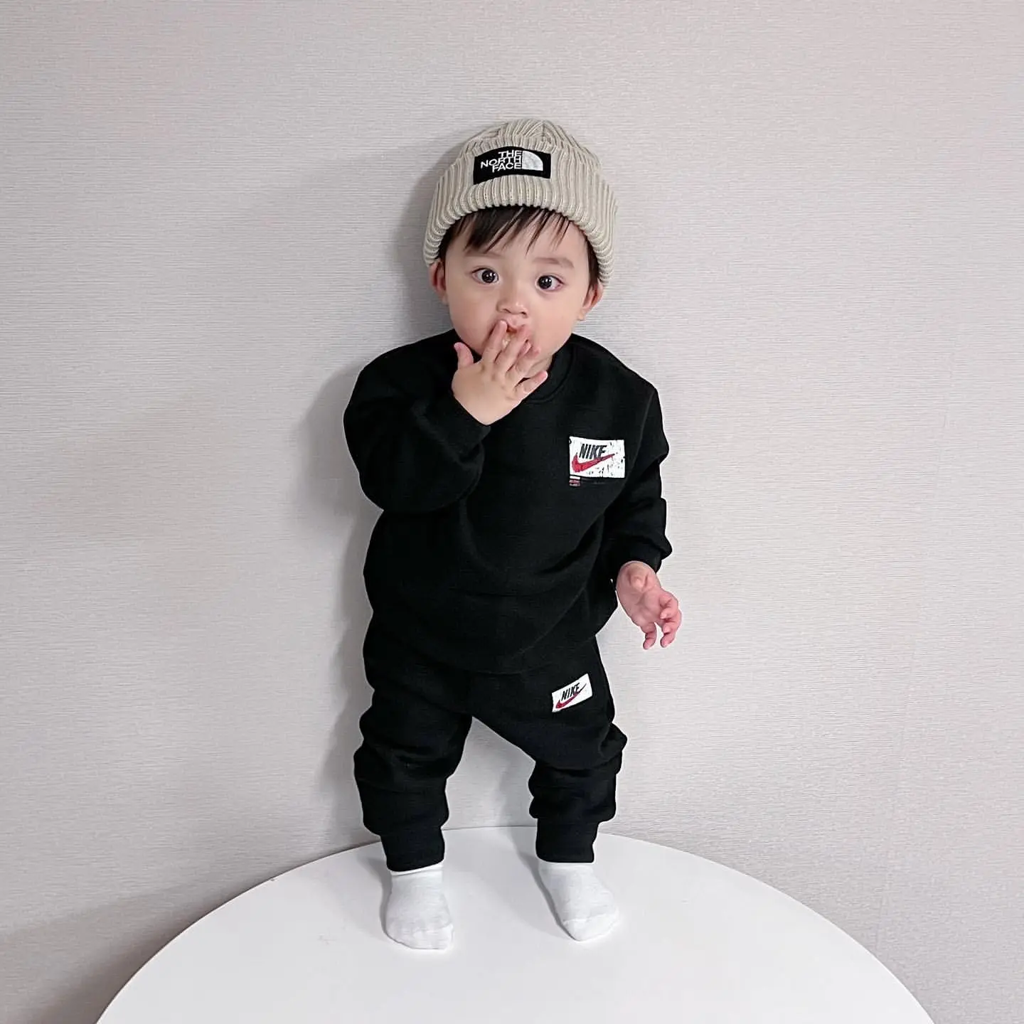 【90-160cm】二点セット 人気爆発中 大活躍 トレンド  通園・お出かけに トレーナー+パンツ セットアップ