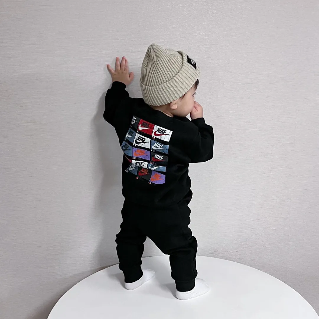 【90-160cm】二点セット 人気爆発中 大活躍 トレンド  通園・お出かけに トレーナー+パンツ セットアップ