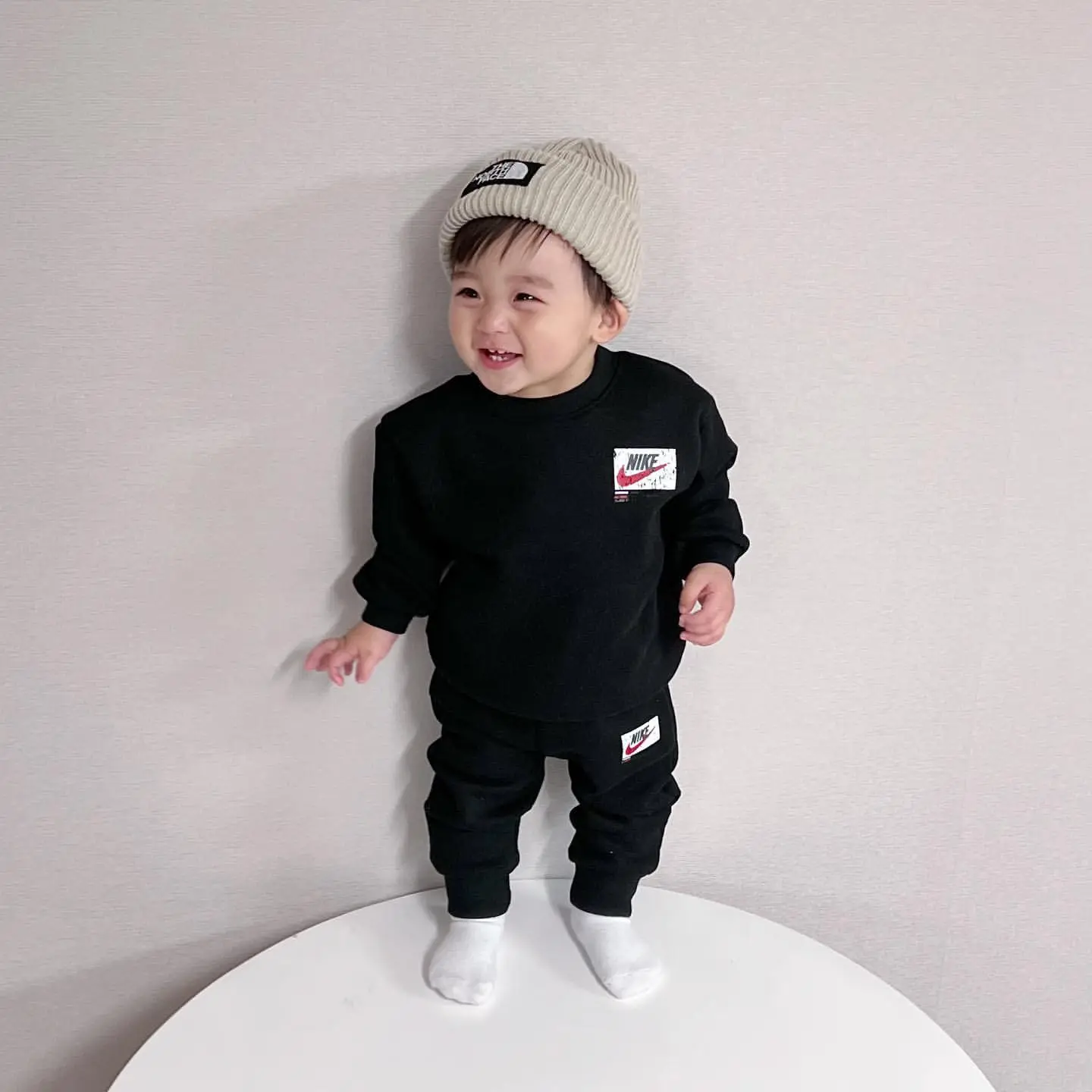 【90-160cm】二点セット 人気爆発中 大活躍 トレンド  通園・お出かけに トレーナー+パンツ セットアップ