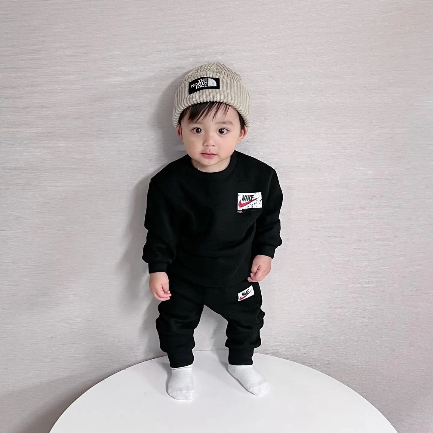 【90-160cm】二点セット 人気爆発中 大活躍 トレンド  通園・お出かけに トレーナー+パンツ セットアップ