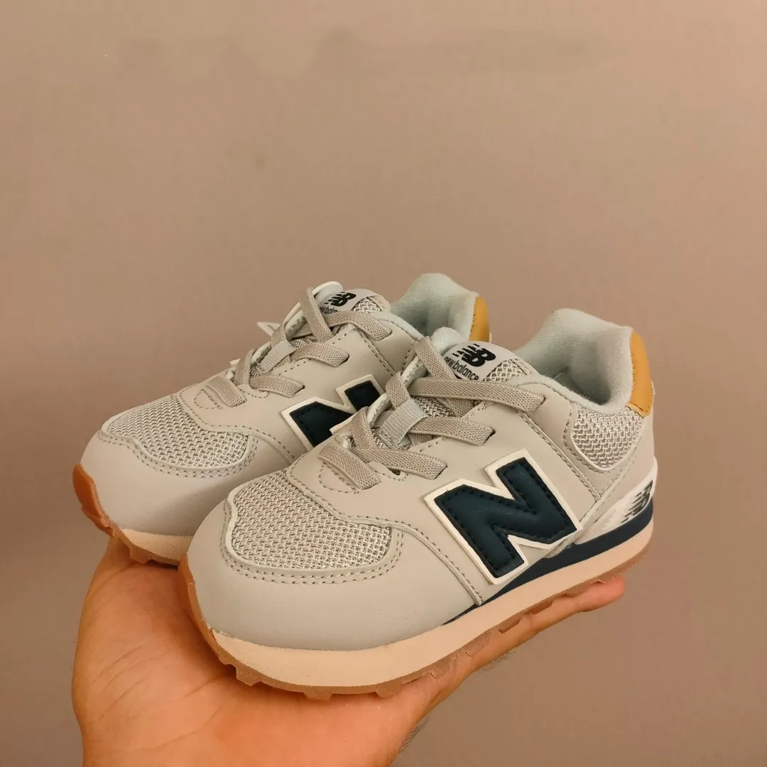 お得すぎる シンプル カジュアル 通気性の良い素材 キッズ ゴムバンド スニーカー