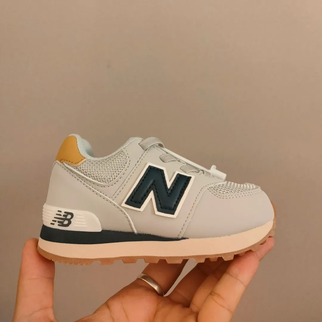 お得すぎる シンプル カジュアル 通気性の良い素材 キッズ ゴムバンド スニーカー