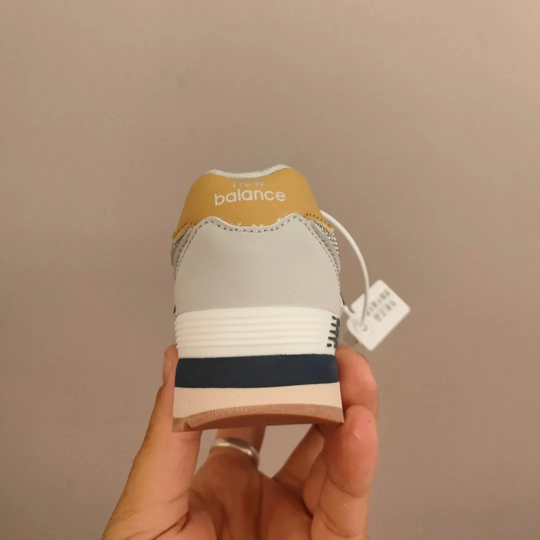 お得すぎる シンプル カジュアル 通気性の良い素材 キッズ ゴムバンド スニーカー