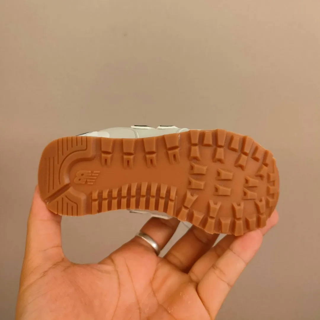 お得すぎる シンプル カジュアル 通気性の良い素材 キッズ ゴムバンド スニーカー