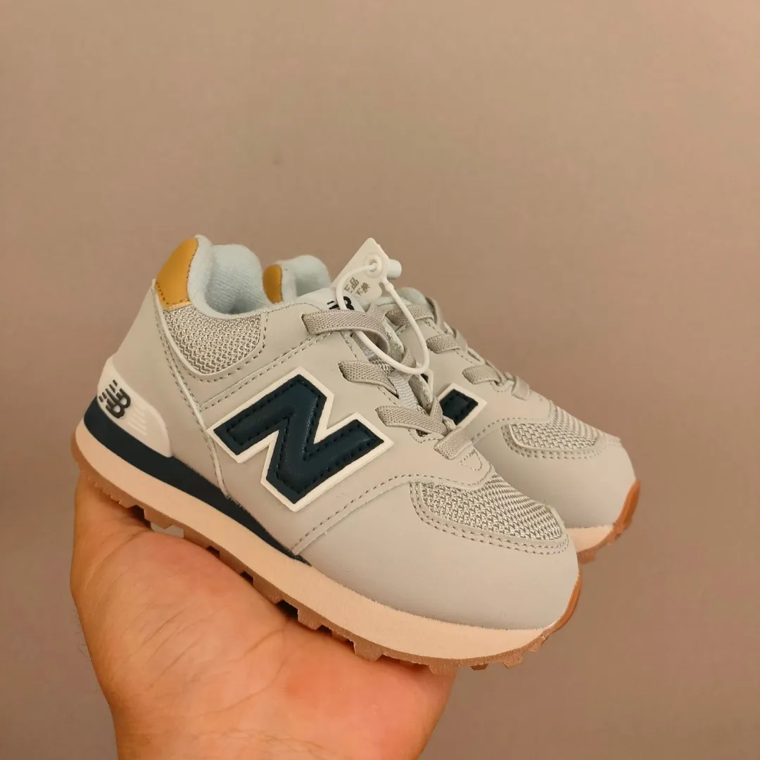 お得すぎる シンプル カジュアル 通気性の良い素材 キッズ ゴムバンド スニーカー