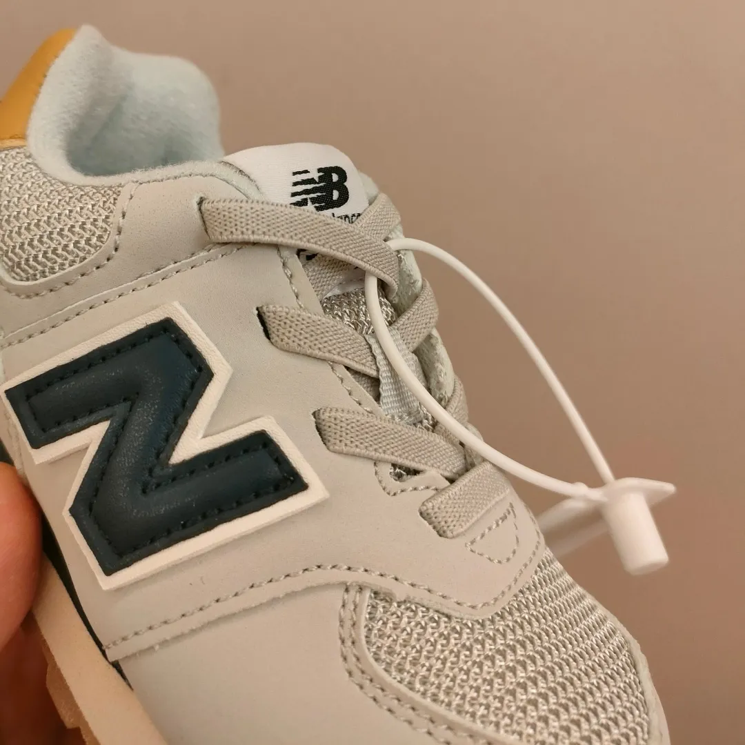 お得すぎる シンプル カジュアル 通気性の良い素材 キッズ ゴムバンド スニーカー