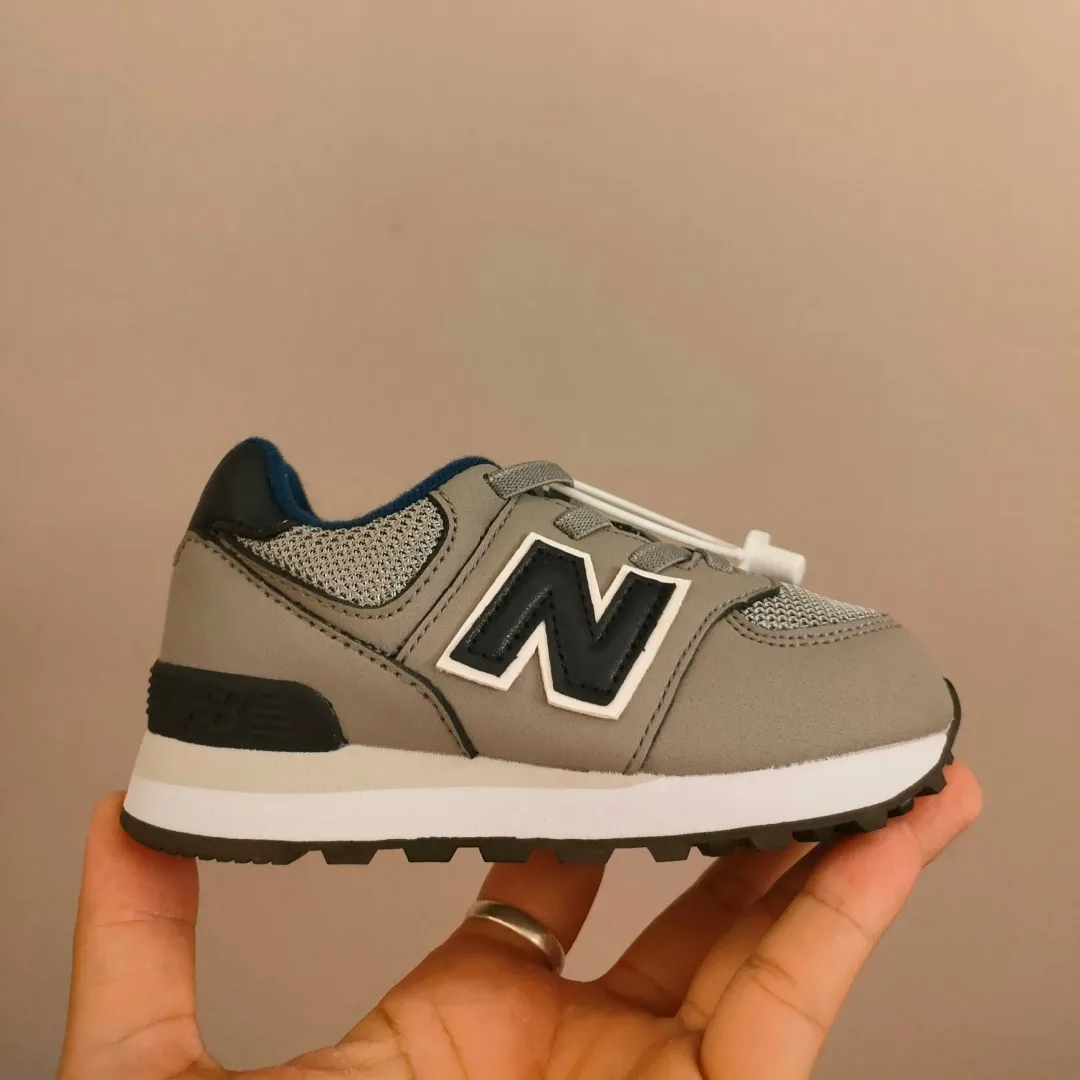 ランキング上位 大注目 カジュアル クッション性 キッズ ゴムバンド スニーカー