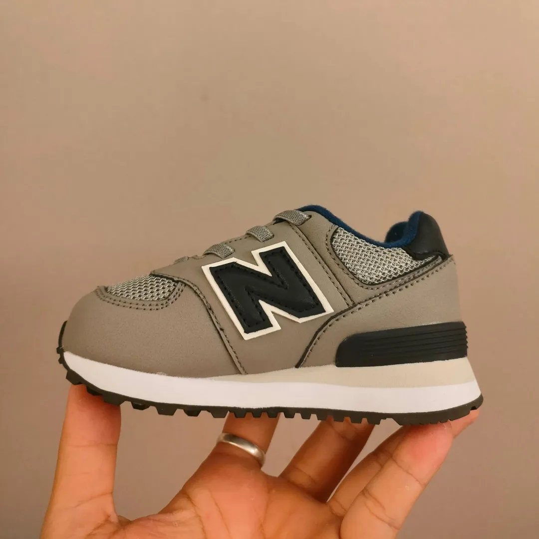 ランキング上位 大注目 カジュアル クッション性 キッズ ゴムバンド スニーカー