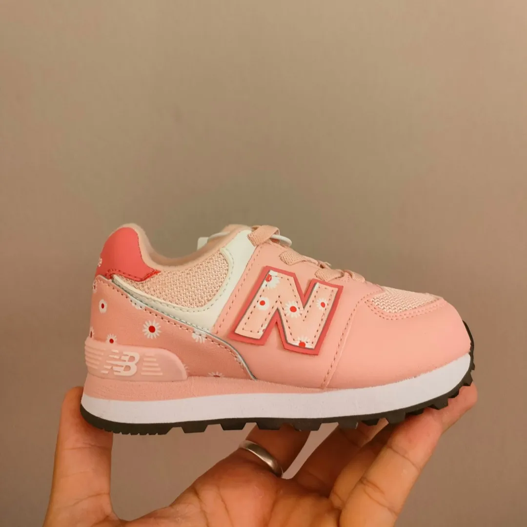 人気爆発中 おしゃれ カジュアル 通園・通学用 キッズ ゴムバンド スニーカー