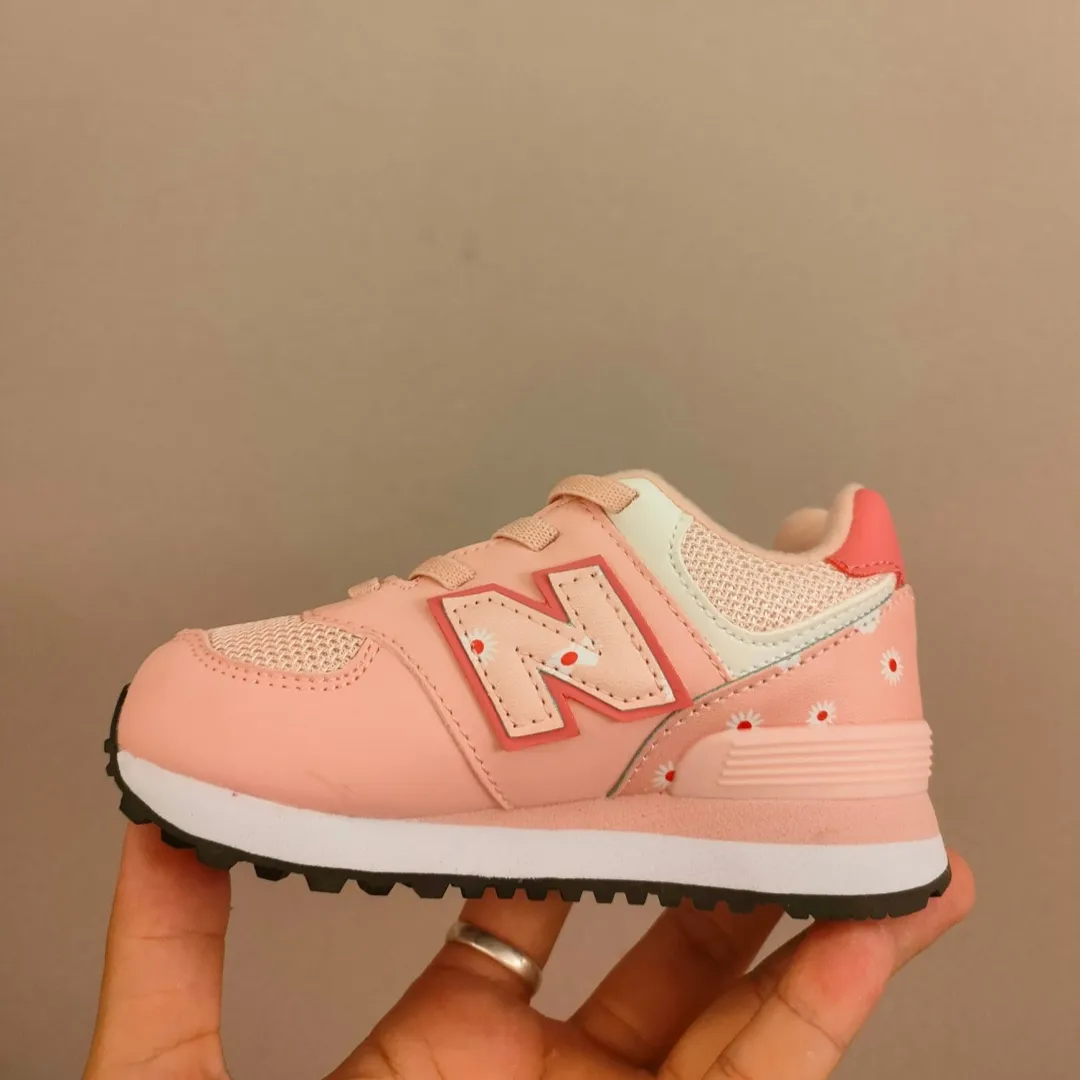 人気爆発中 おしゃれ カジュアル 通園・通学用 キッズ ゴムバンド スニーカー