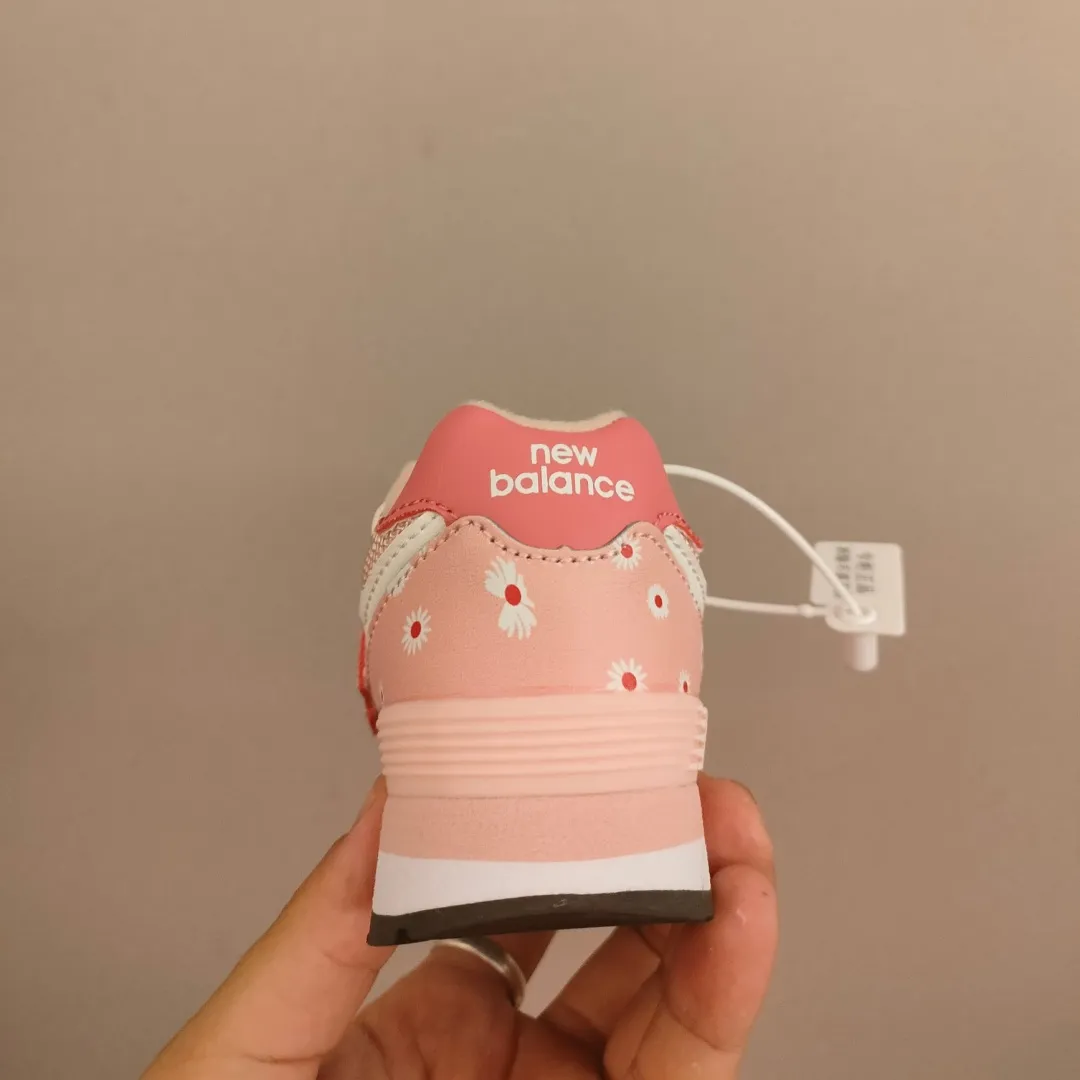 人気爆発中 おしゃれ カジュアル 通園・通学用 キッズ ゴムバンド スニーカー