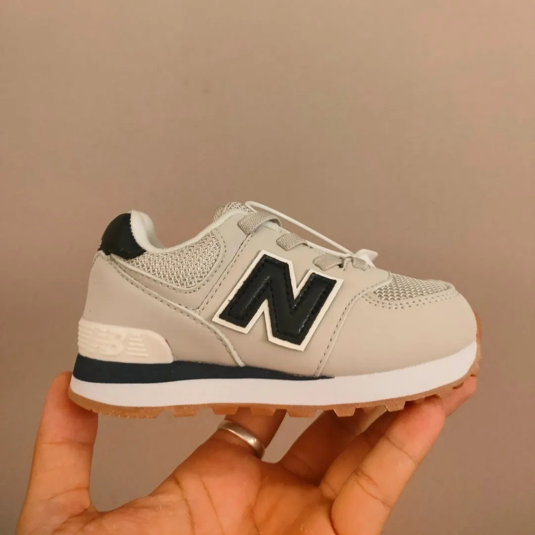 よく売れる 軽量設計 カジュアル 滑り止めソール キッズ ゴムバンド スニーカー