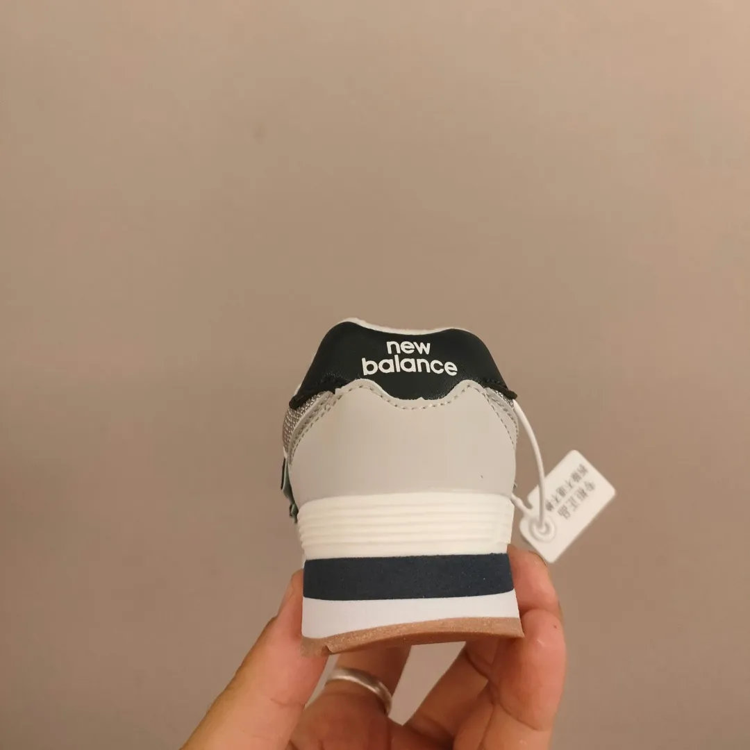 よく売れる 軽量設計 カジュアル 滑り止めソール キッズ ゴムバンド スニーカー