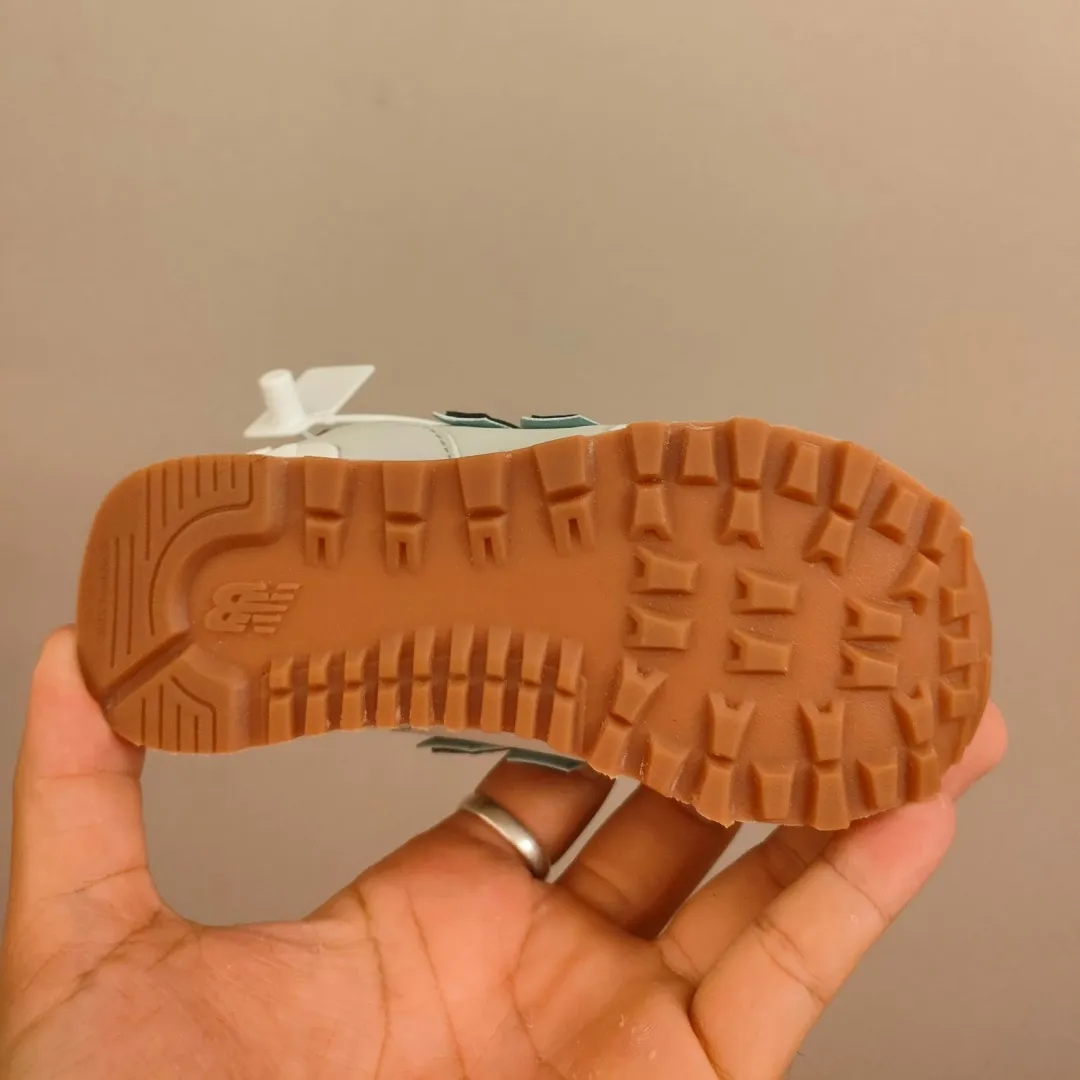 よく売れる 軽量設計 カジュアル 滑り止めソール キッズ ゴムバンド スニーカー