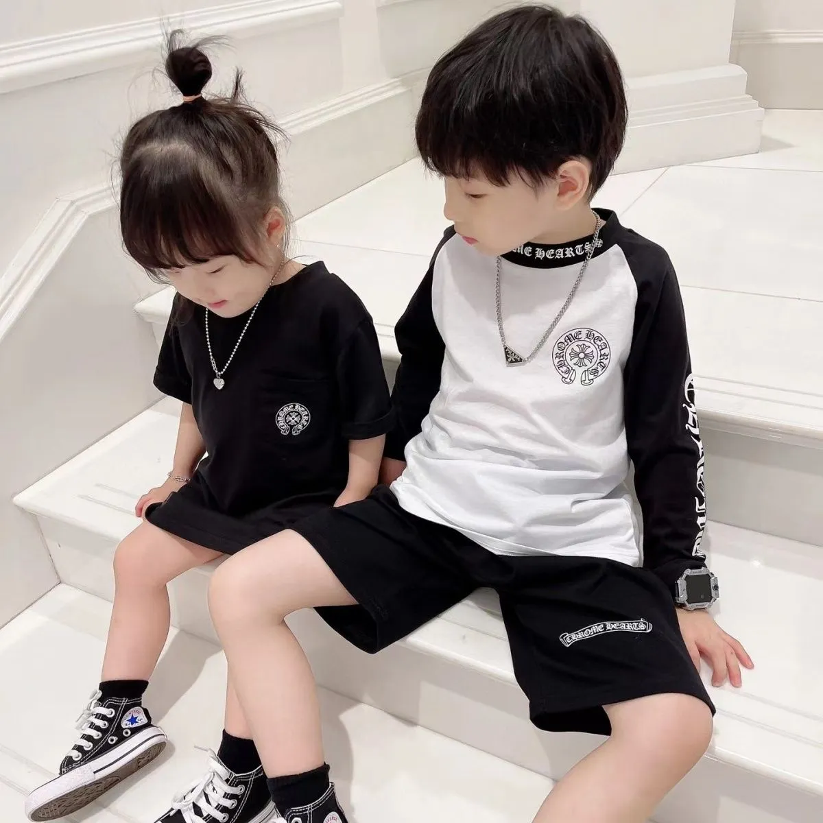 【110-170cm】リラックス感ある トレンド  着やすい ユニセックス  長袖 Ｔシャツ