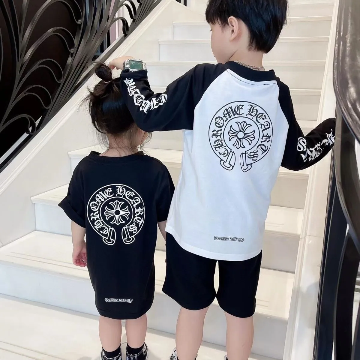 【110-170cm】リラックス感ある トレンド  着やすい ユニセックス  長袖 Ｔシャツ