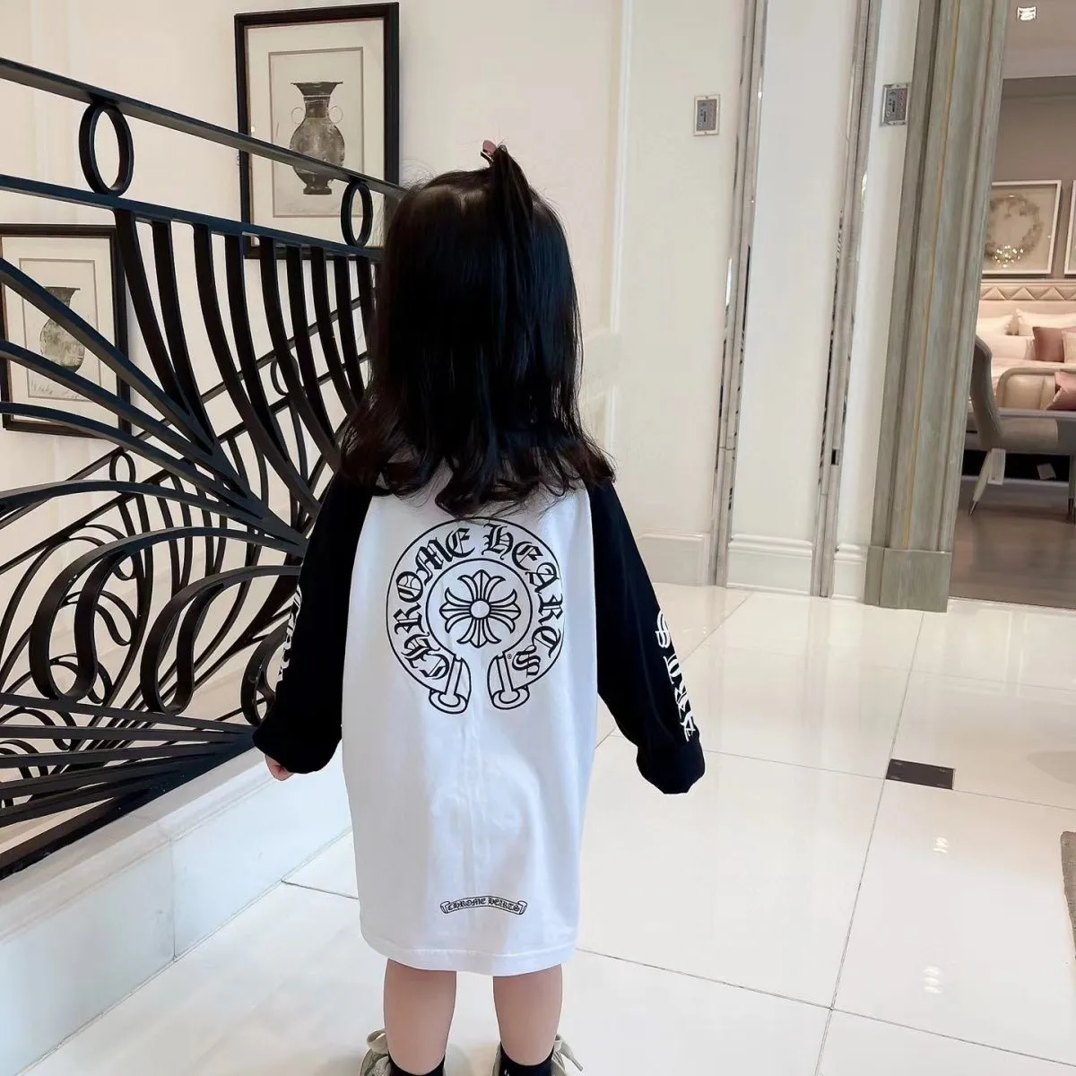 【110-170cm】リラックス感ある トレンド  着やすい ユニセックス  長袖 Ｔシャツ