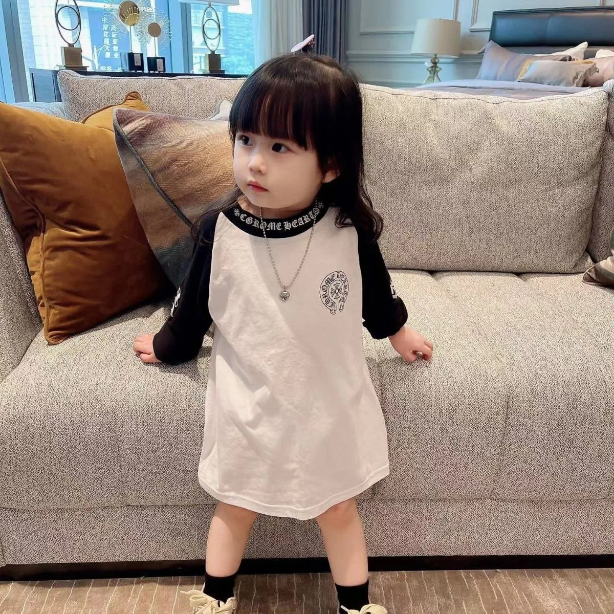 【110-170cm】リラックス感ある トレンド  着やすい ユニセックス  長袖 Ｔシャツ