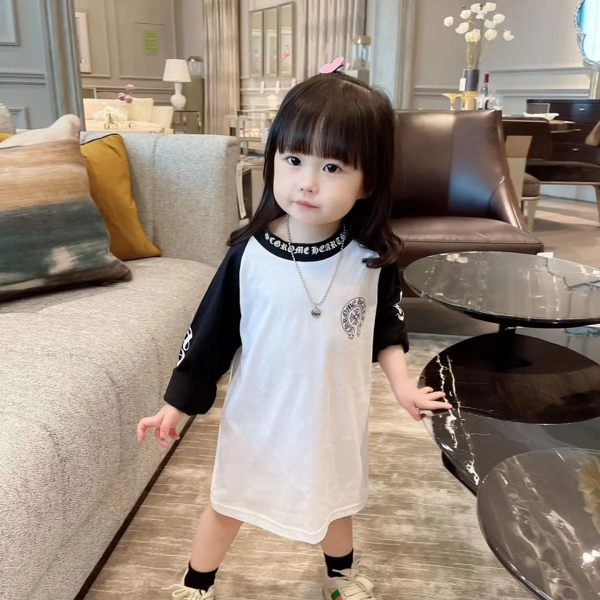 【110-170cm】リラックス感ある トレンド  着やすい ユニセックス  長袖 Ｔシャツ