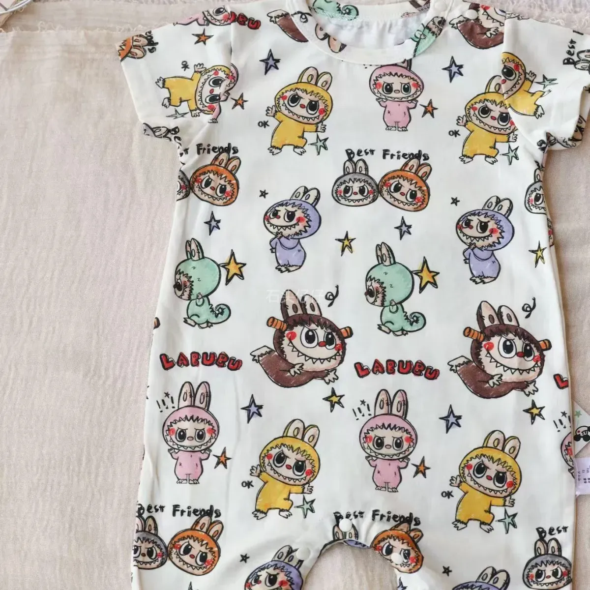 【73-100cm】人気爆発中 売れ筋 遊び心満載 カートゥーン ベビー 半袖 ロンパース