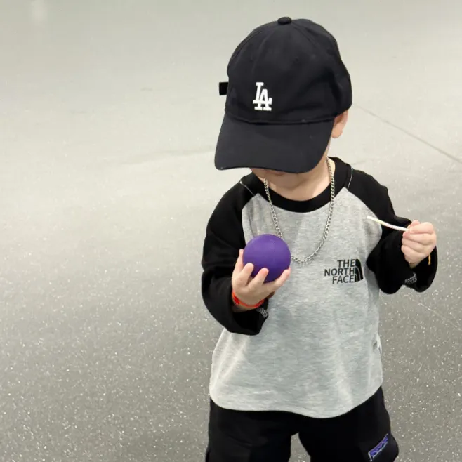 【110-170cm】着回し最強 大活躍 トレンド  定番 合わせやすい 長袖Ｔシャツ