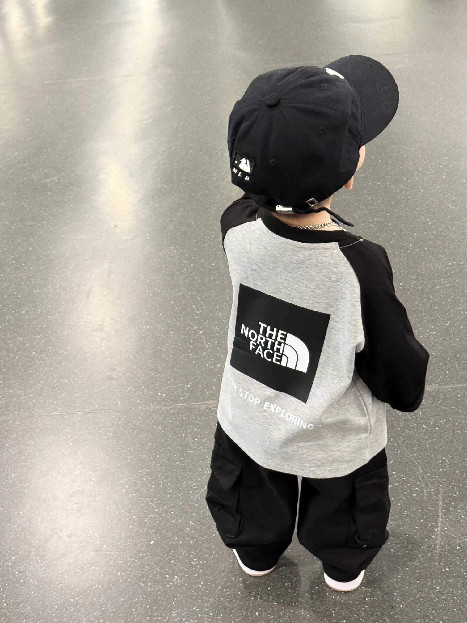 【110-170cm】着回し最強 大活躍 トレンド  定番 合わせやすい 長袖Ｔシャツ