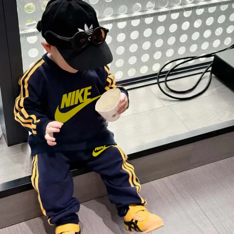 【90-150cm】二点セット デイリーに大活躍 爆売れ中 カジュアル スポーティ トレーナー+パンツ セットアップ