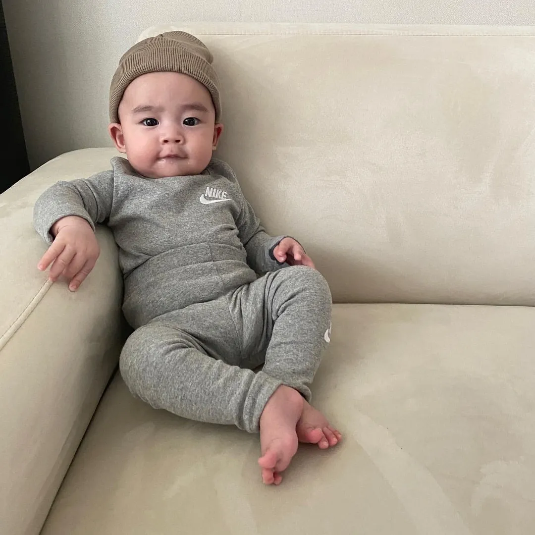 【80-130cm】二点セット リラックス感ある トレンド  シンプル 肌触り良い トップス+パンツ  セットアップ