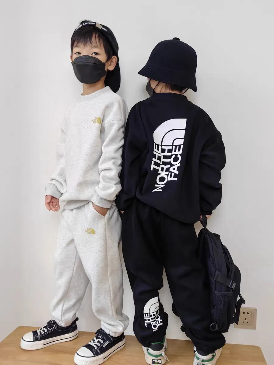 【100-160cm】二点セット  大好評  スポーツ  今季大注目 合わせやすい  秋冬 人気   男の子 セットアップ