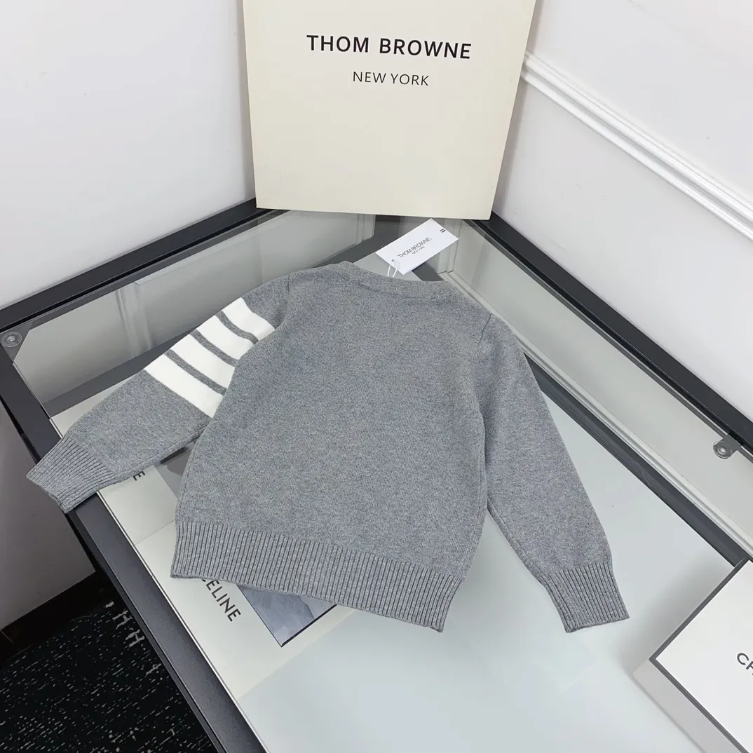 【90-130cm】見逃し厳禁 大活躍 定番 シンプル  通園・お出かけに ニット カーディガン