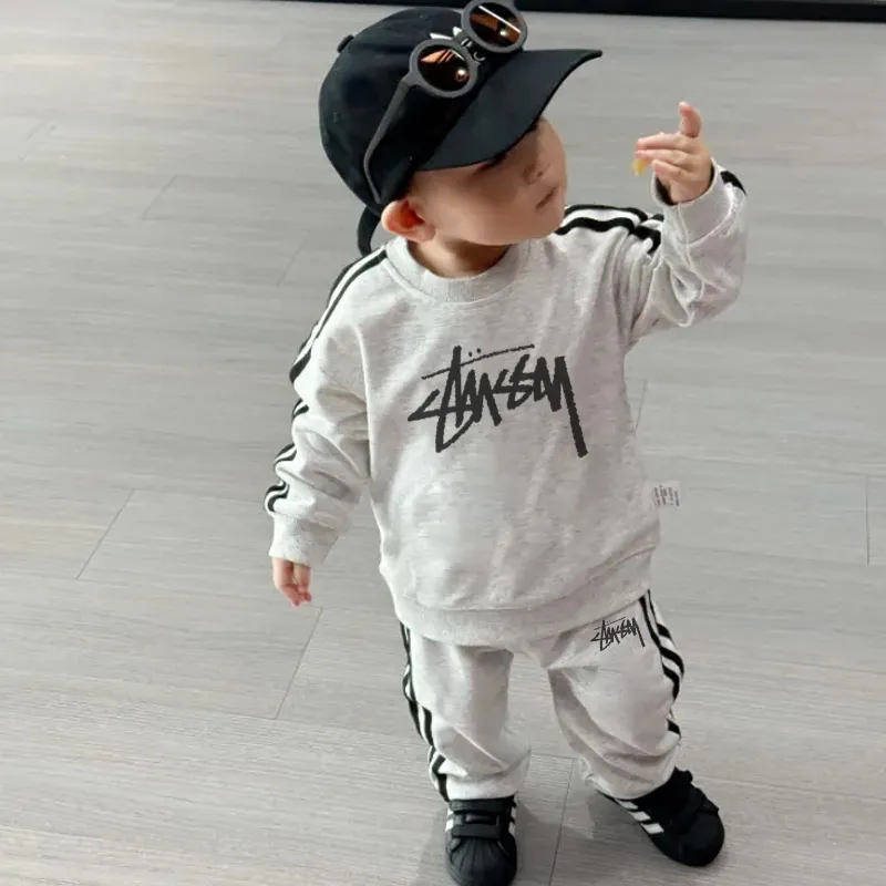 【90-150cm】二点セット 着回し力抜群 売れ筋 デイリーに大活躍 トレーナー+パンツ セットアップ