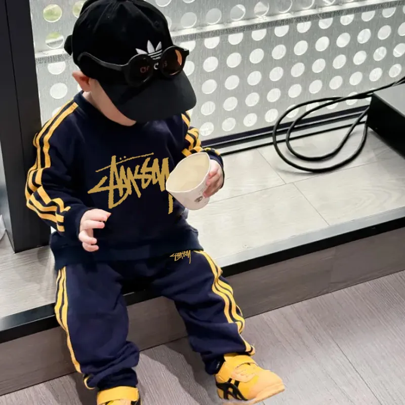 【90-150cm】二点セット 着回し力抜群 売れ筋 デイリーに大活躍 トレーナー+パンツ セットアップ