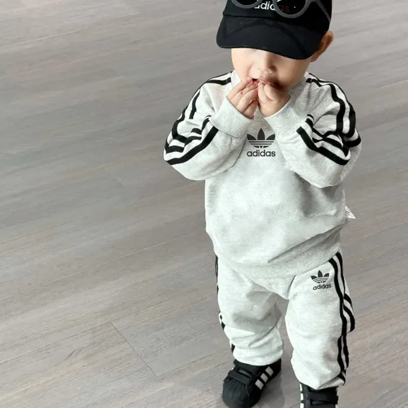 【90-150cm】二点セット SNS映えコーデに 大人気 カジュアル スポーティ トレーナー+パンツ セットアップ