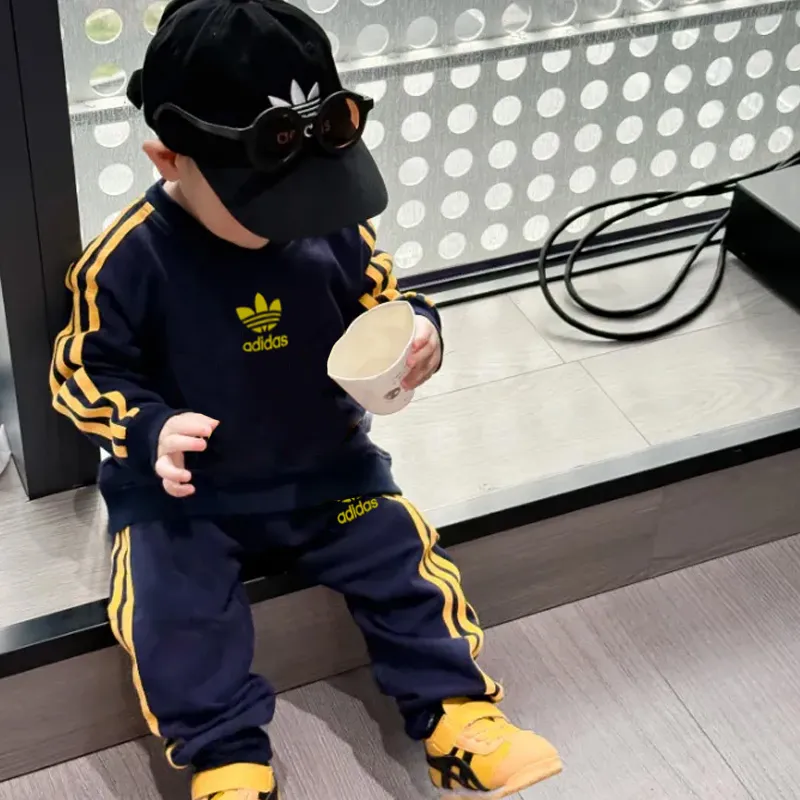 【90-150cm】二点セット SNS映えコーデに 大人気 カジュアル スポーティ トレーナー+パンツ セットアップ