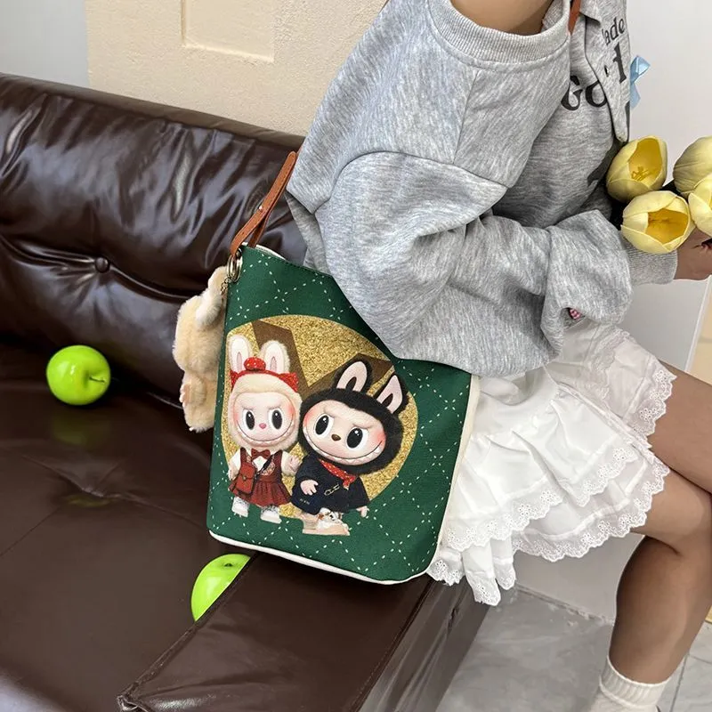 絶対欲しい！大容量 キャンバス 可愛い 斜め掛け  ショルダーバッグ