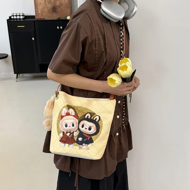 絶対欲しい！大容量 キャンバス 可愛い 斜め掛け  ショルダーバッグ