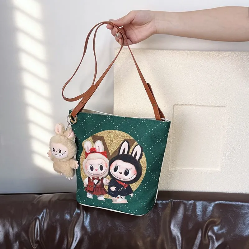 絶対欲しい！大容量 キャンバス 可愛い 斜め掛け  ショルダーバッグ