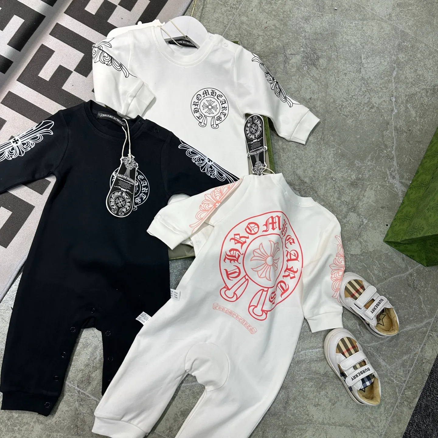 【66-90cm】オールシーズン活躍 好感度UP トレンド やわらか素材 カジュアル ベビー ロンパース