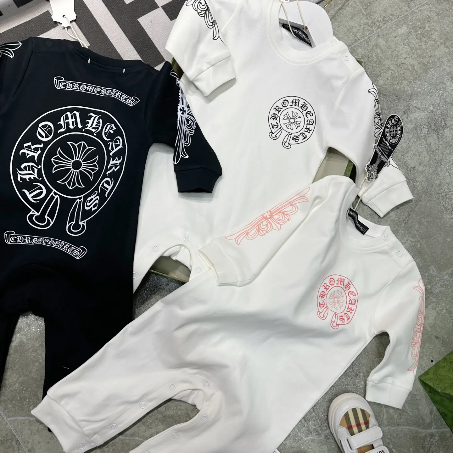 【66-90cm】オールシーズン活躍 好感度UP トレンド やわらか素材 カジュアル ベビー ロンパース