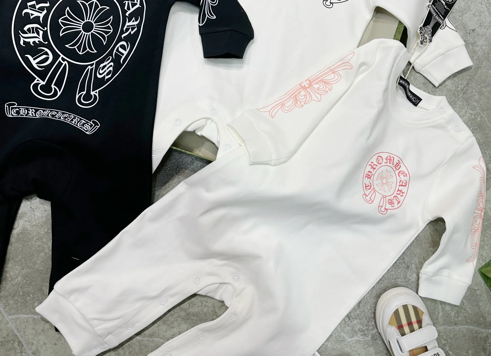 【66-90cm】オールシーズン活躍 好感度UP トレンド やわらか素材 カジュアル ベビー ロンパース