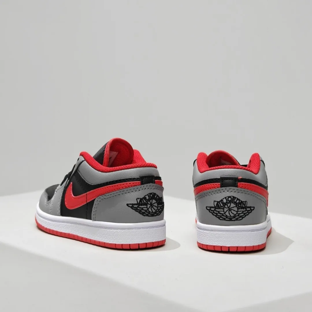 絶対見逃さないで カジュアル 耐久性あり スポーティー シューズ スニーカー