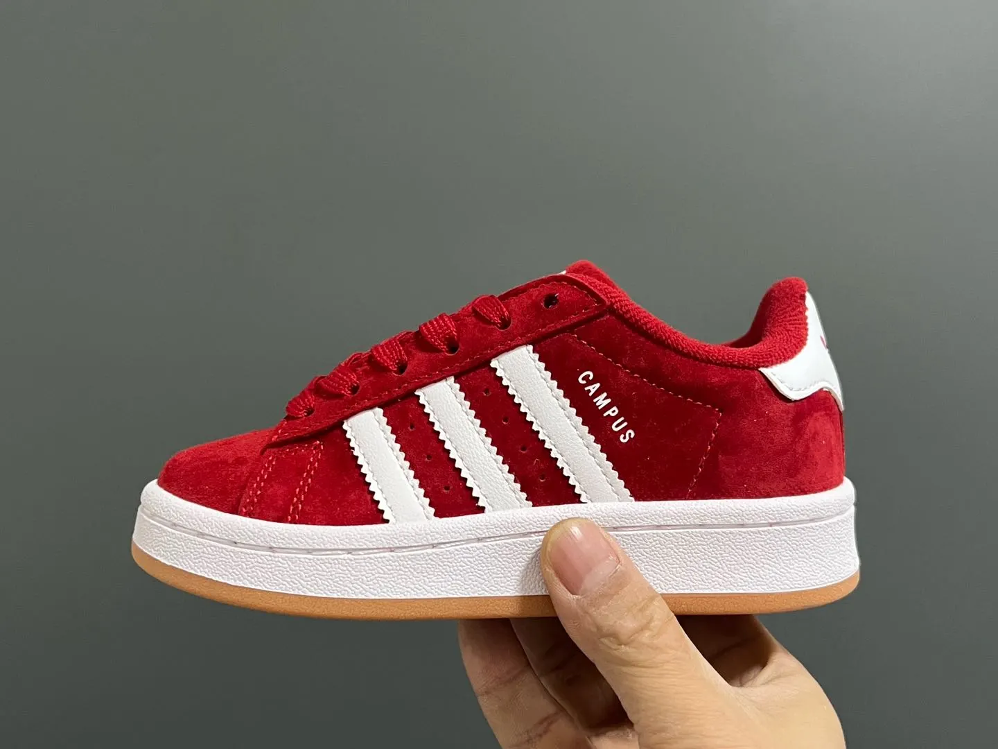 お気に入り 今季大注目 カジュアル クッション性 通学用に便利 シューズ スニーカー