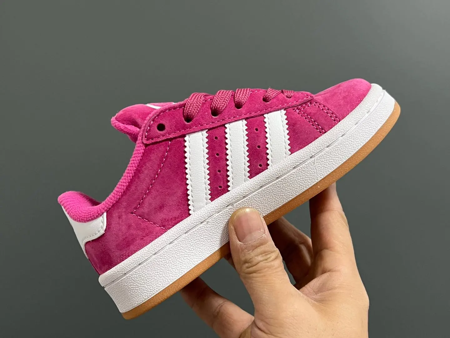 デイリーに大活躍 大注目 カジュアル 軽くて歩きやすい シューズ スニーカー