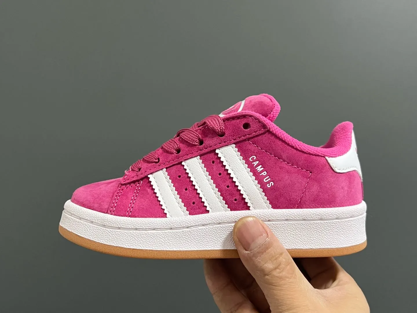 デイリーに大活躍 大注目 カジュアル 軽くて歩きやすい シューズ スニーカー